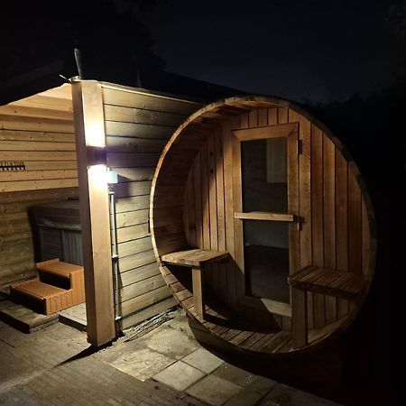 Luxe Boshuisje Met Prive Wellness & Jacuzzi Op De Veluwe Ermelo Exteriör bild