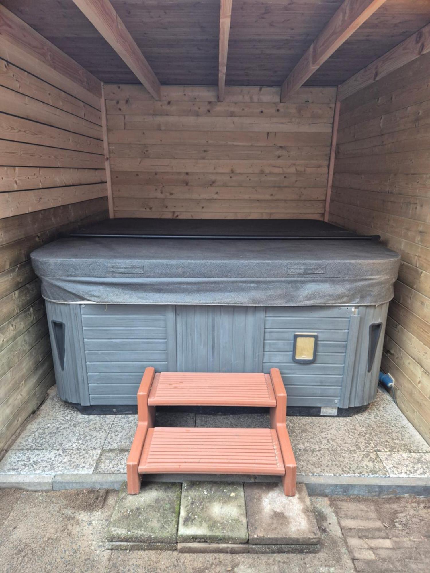 Luxe Boshuisje Met Prive Wellness & Jacuzzi Op De Veluwe Ermelo Exteriör bild